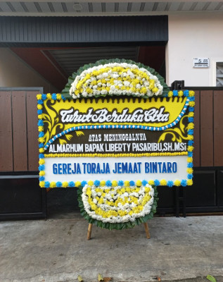 Papan Bunga Duka di Curugagung