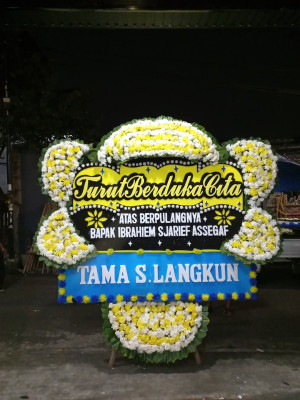 Papan Bunga Duka di Curugagung
